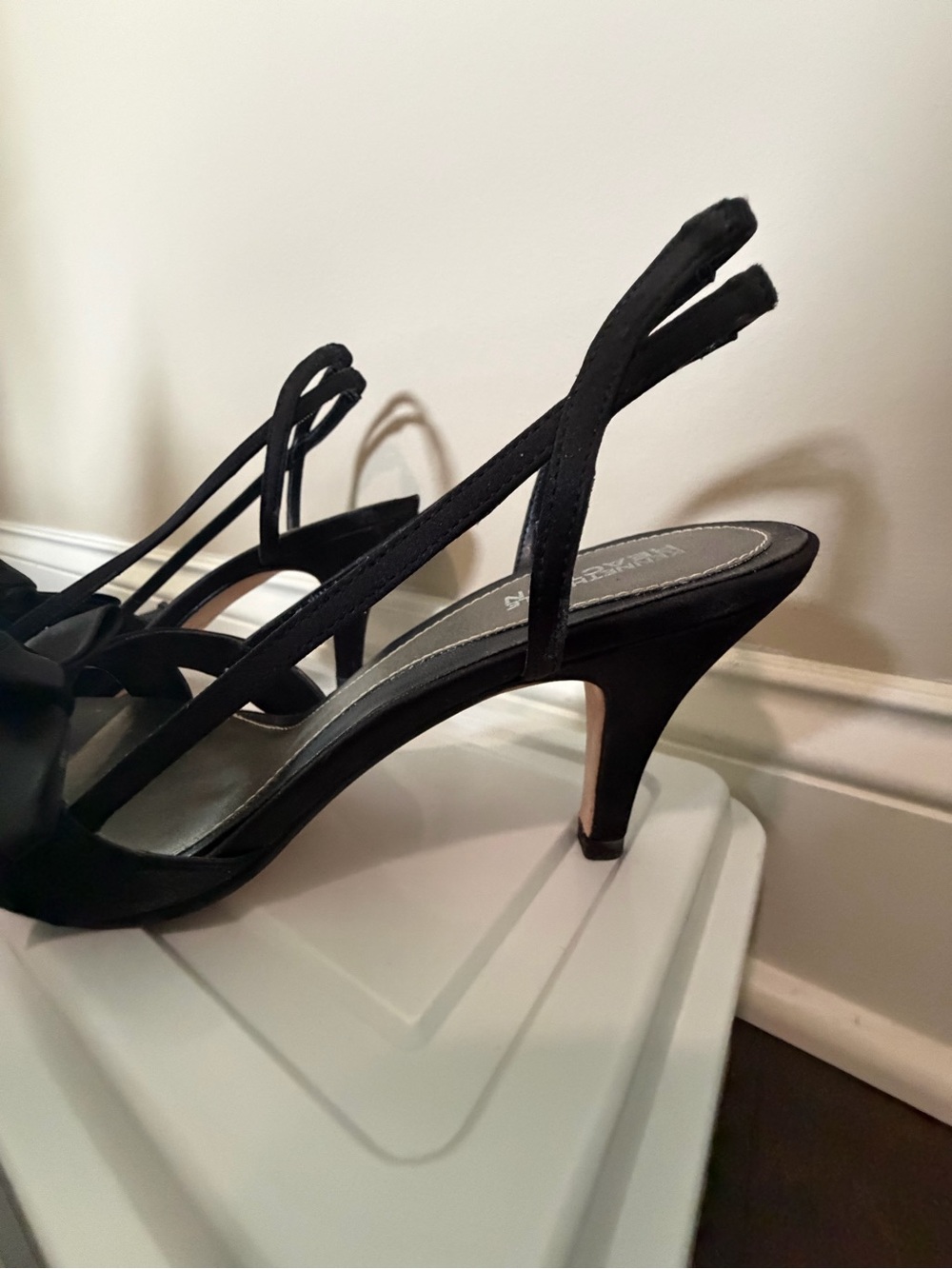 Kenneth Cole Reaction Black Slingback Knee-High Kitten Heel Sandals